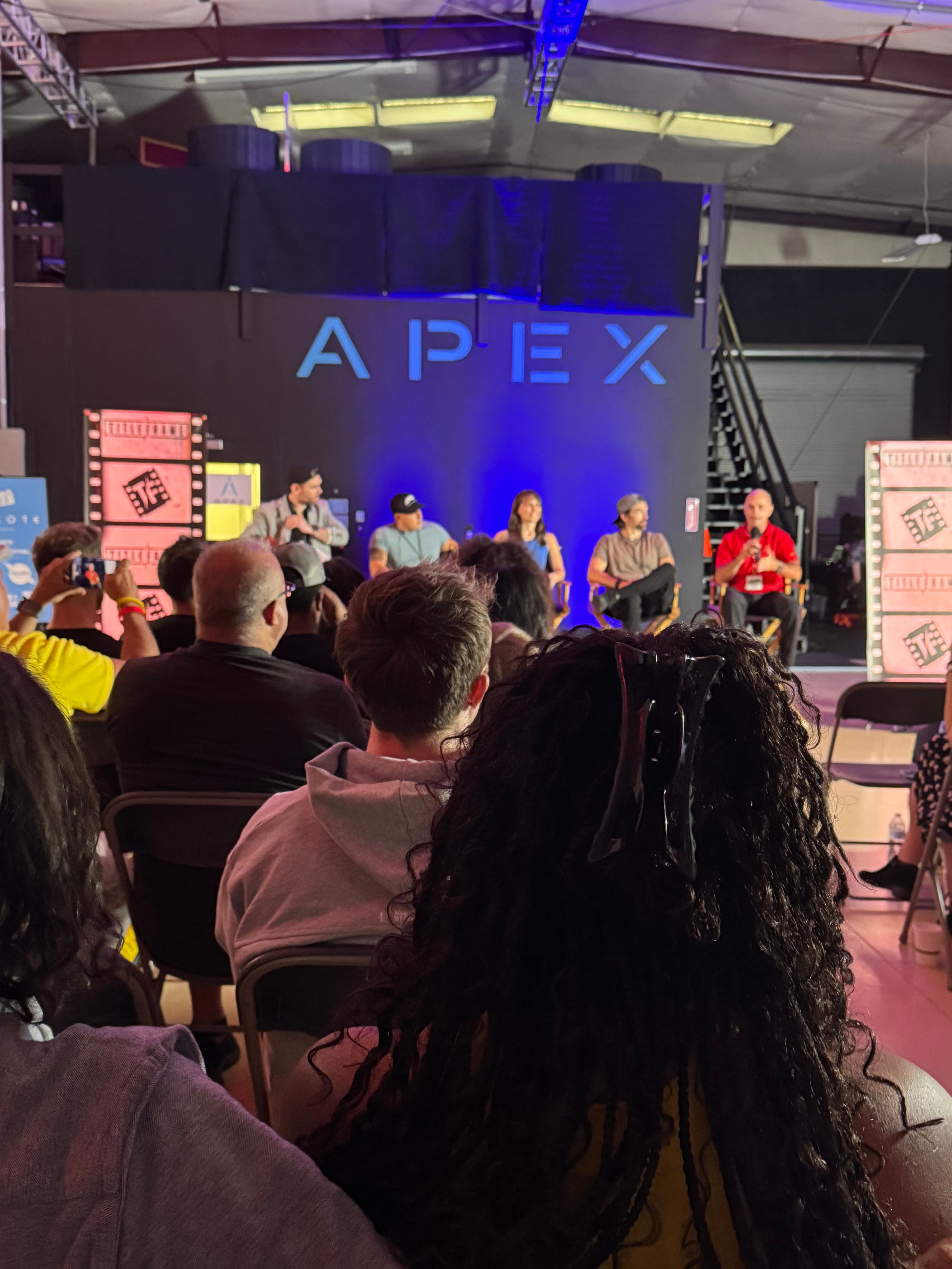 Marque Ohmes - Background 1