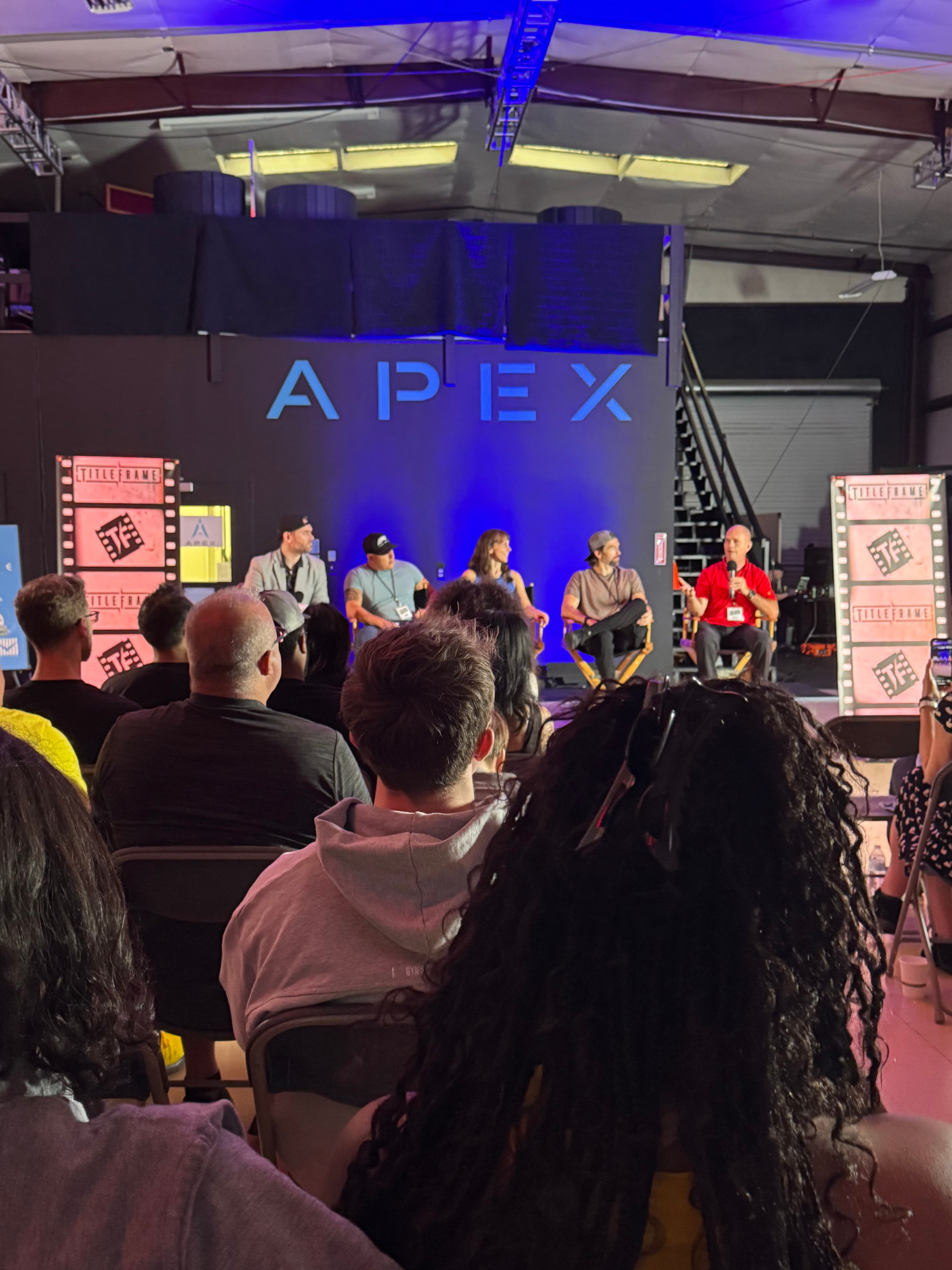 Marque Ohmes - Background 2